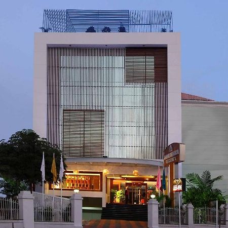 Ambalakkara Regency Hotel Kottarakara Exterior photo
