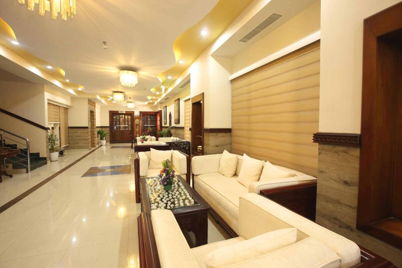 Ambalakkara Regency Hotel Kottarakara Exterior photo