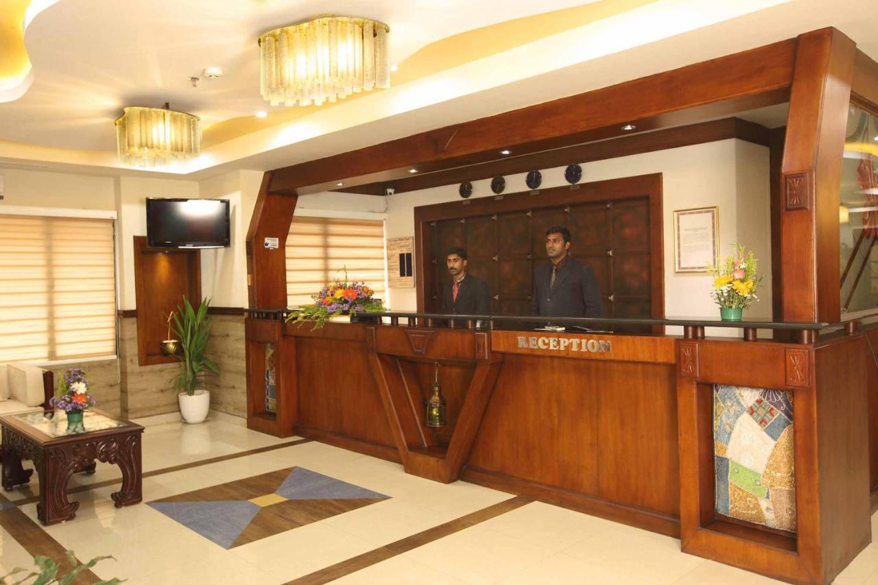 Ambalakkara Regency Hotel Kottarakara Exterior photo