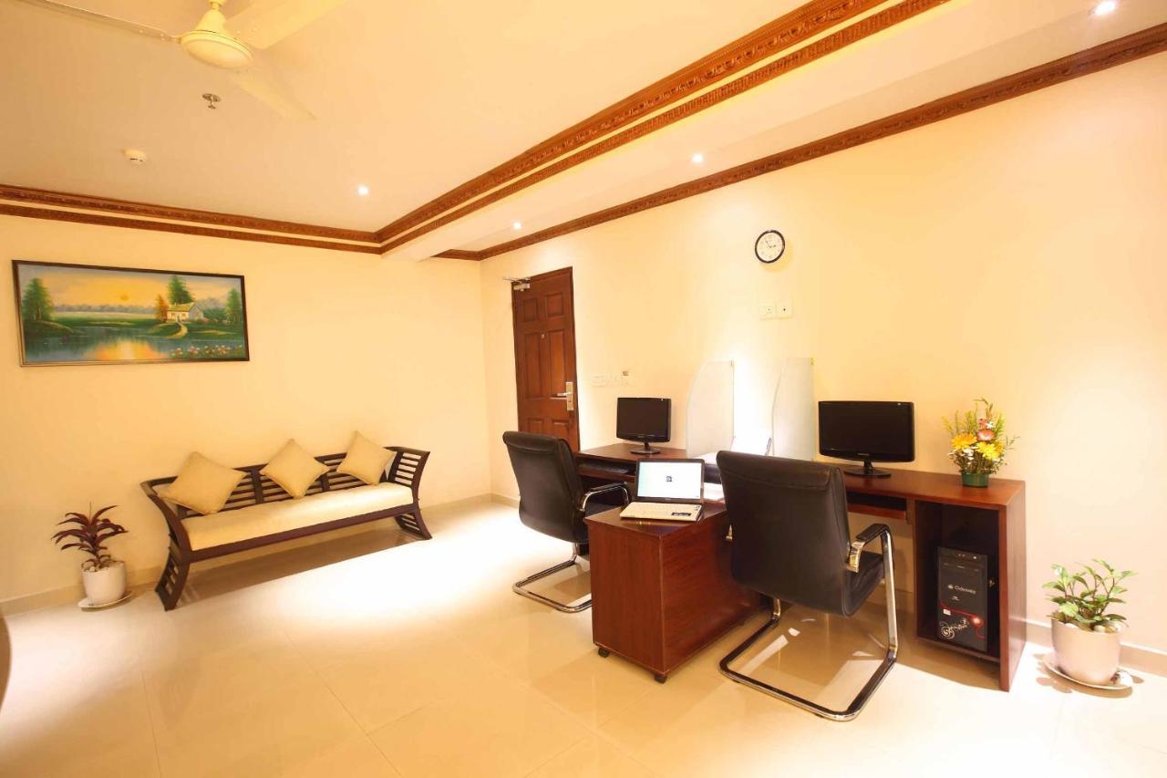 Ambalakkara Regency Hotel Kottarakara Exterior photo